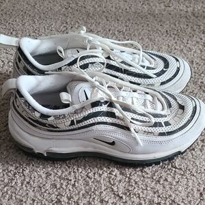 Women's 7, Nike White and Black Air Max 97 SE Sneakers